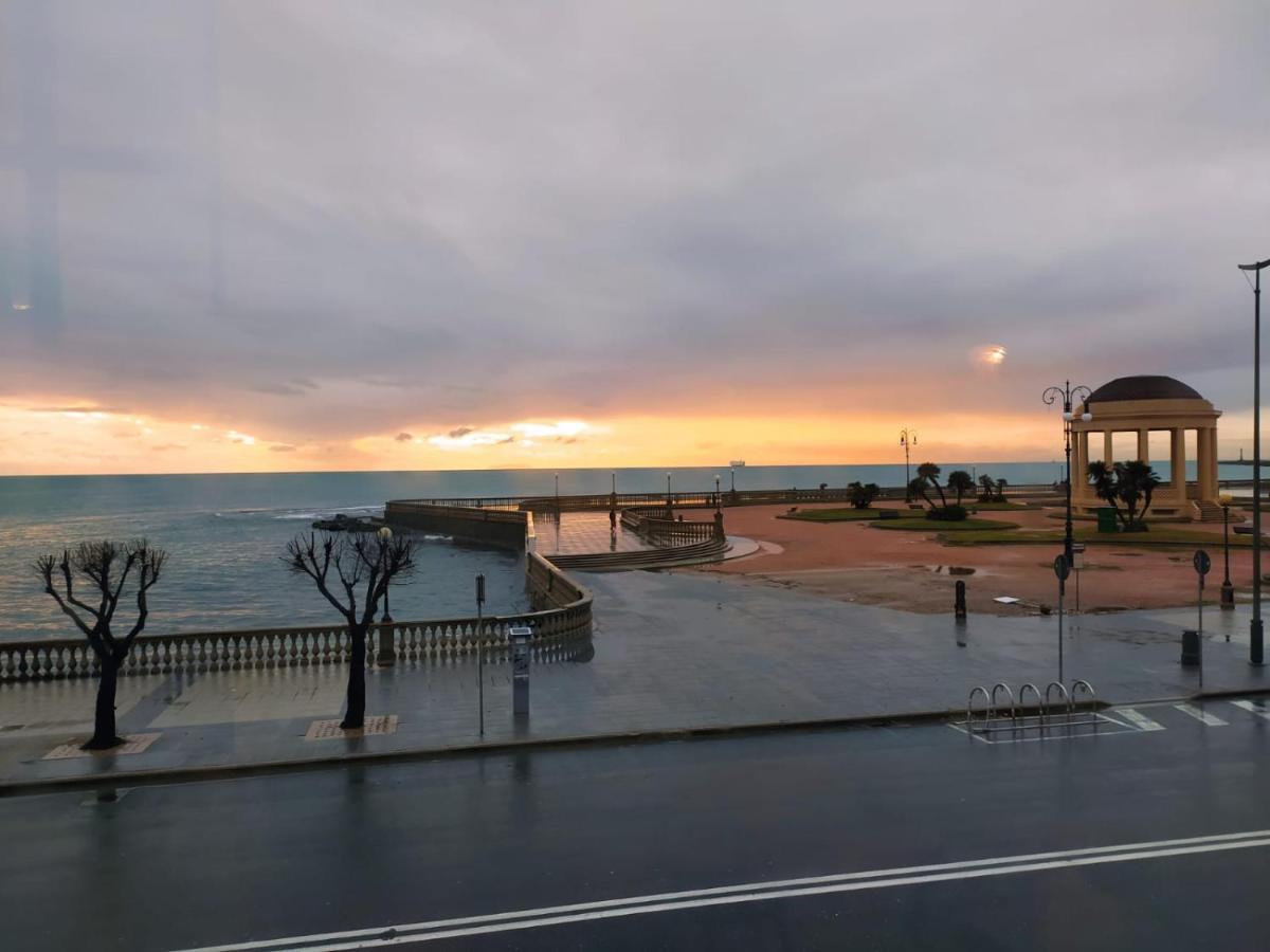 Sunset Loft Apartment Ливорно Екстериор снимка